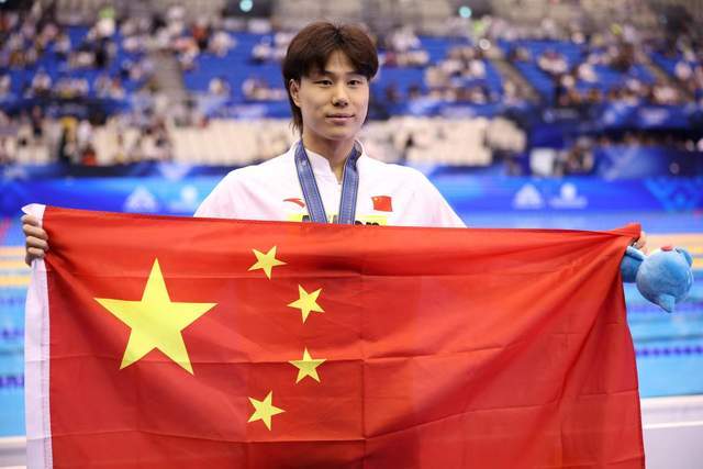 澳大利亚奥运游泳选手夺得多面奖牌，人气爆棚