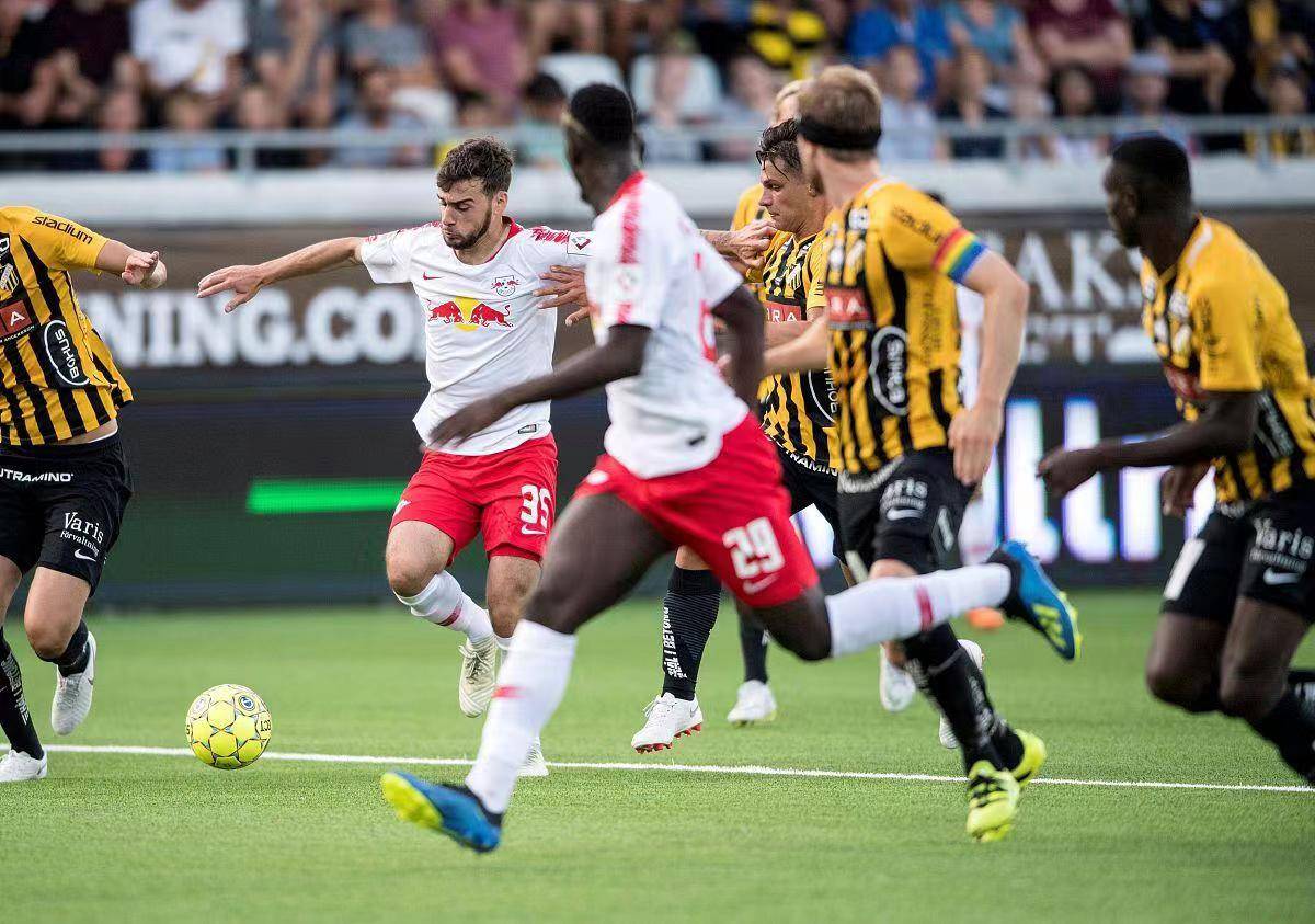 瑞典队在关键比赛中取得胜利