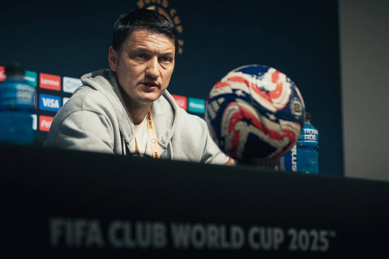 尤文图斯主帅调整阵容，寻求突破点