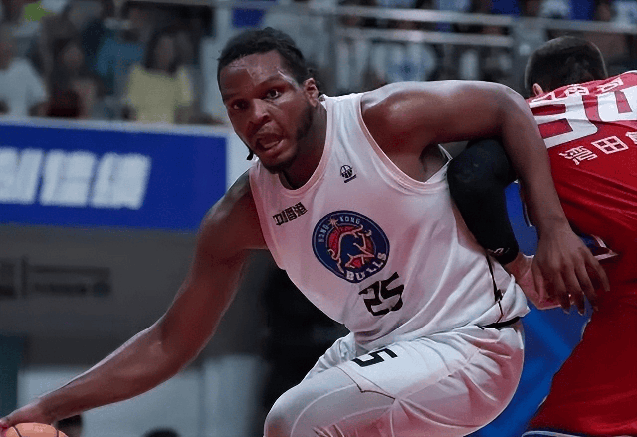 沃尔夫斯堡新援表现平平，球迷质疑引援政策