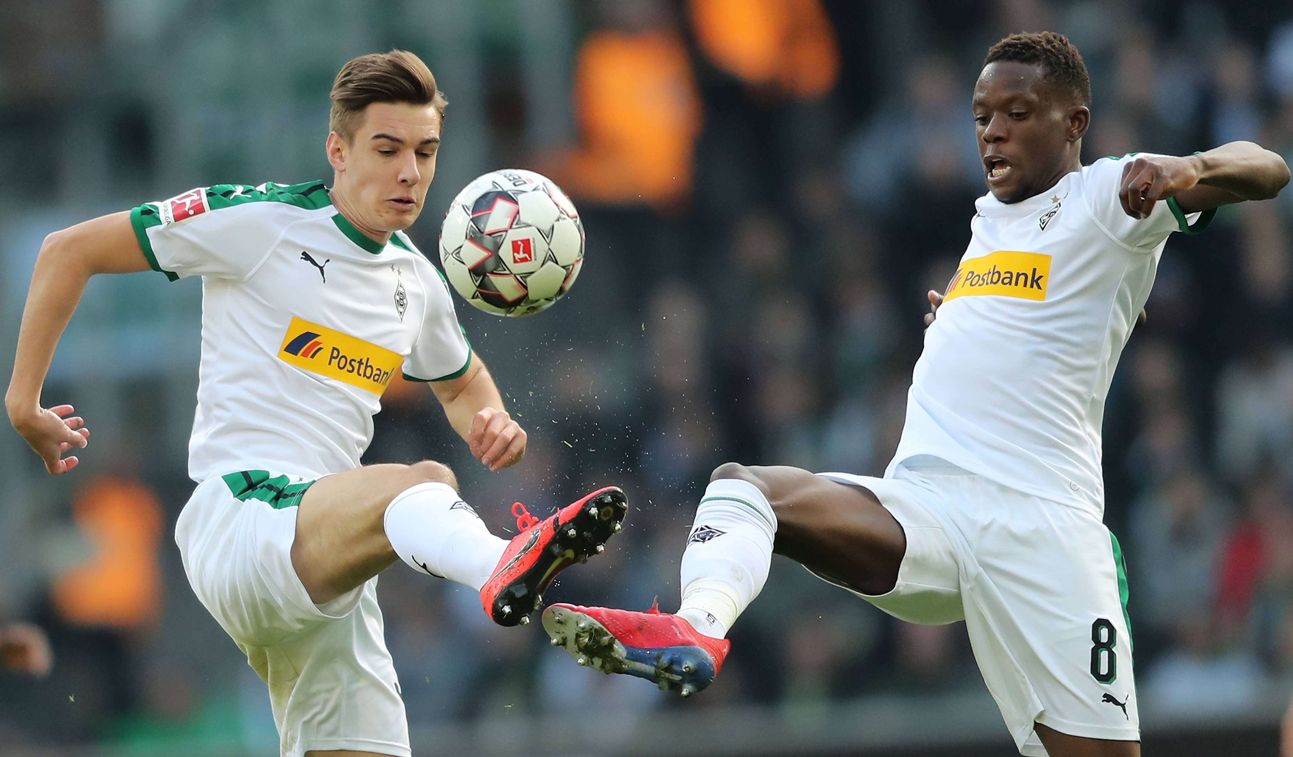 关于纽伦堡客场战平海登海姆，艰难保持不败纪录！的信息