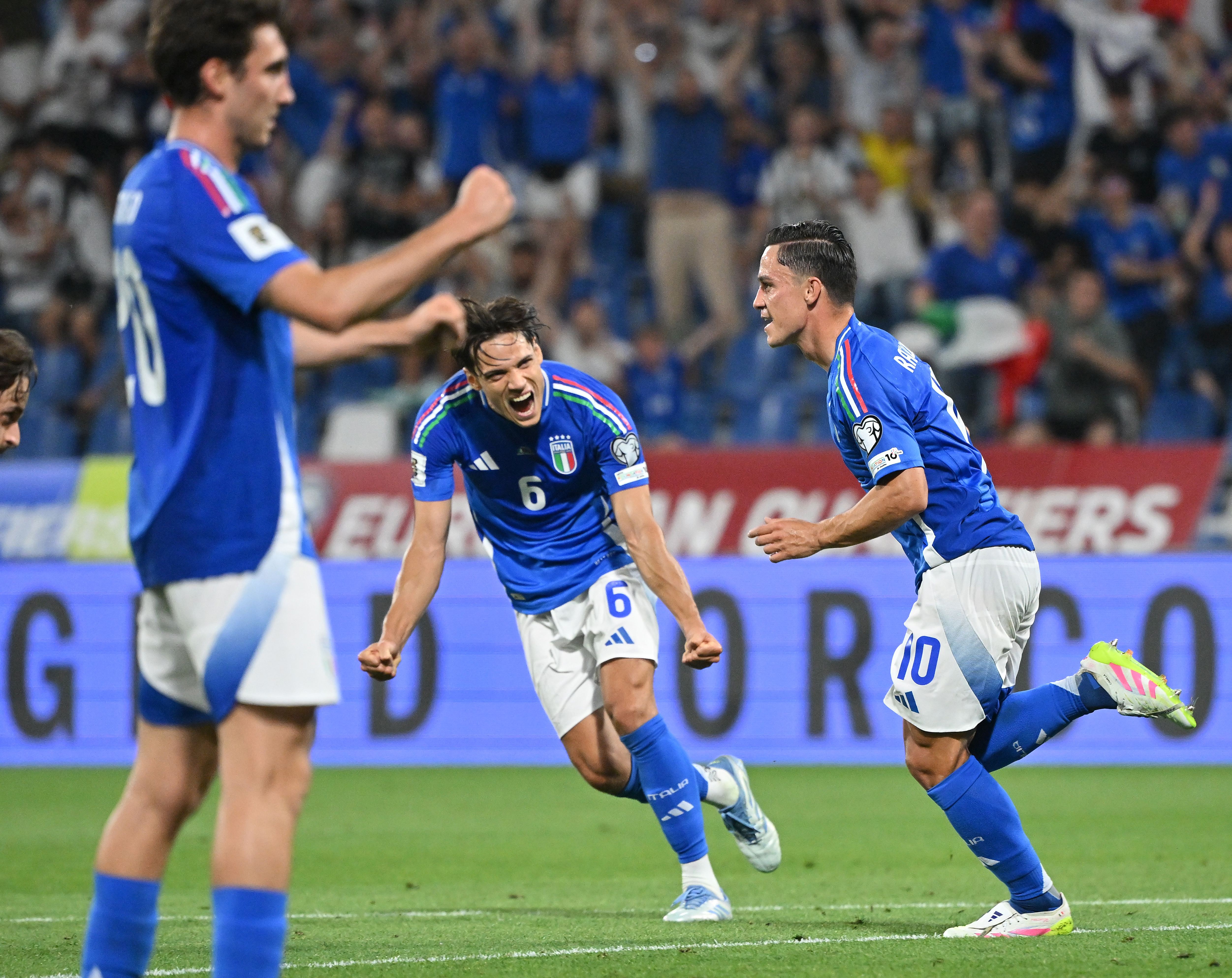 实力对决激烈！欧预赛球员展现出色技巧的简单介绍