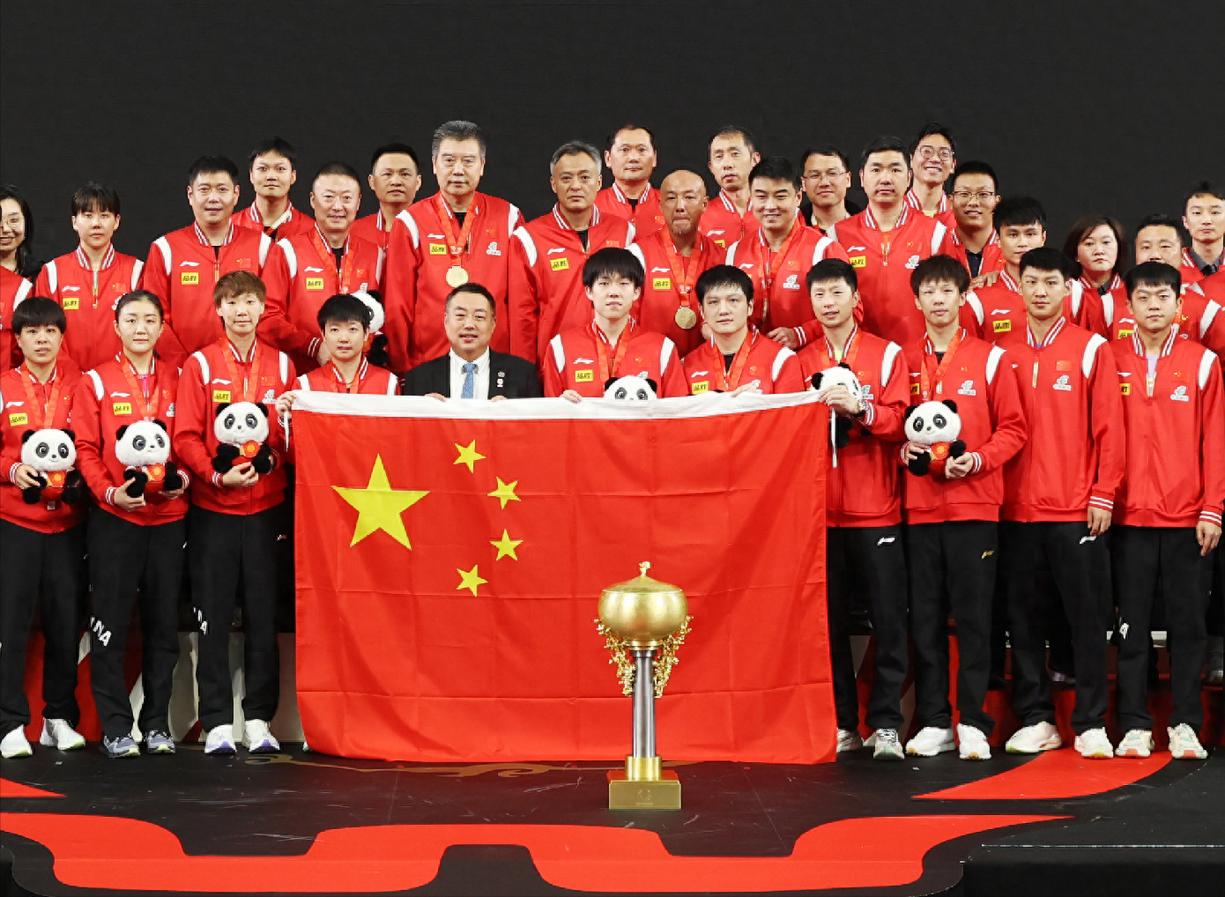 夺冠之路选手历经艰难考验喜获全胜