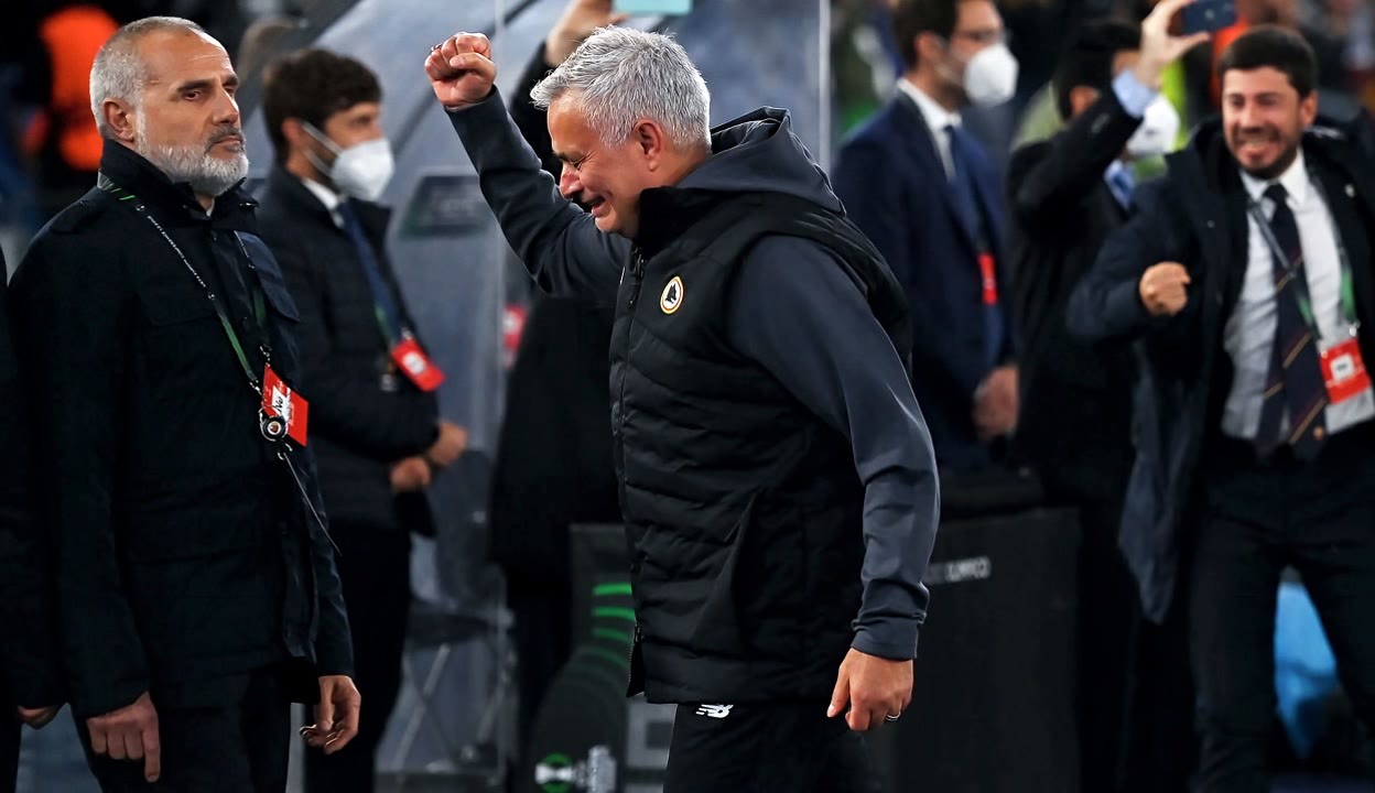 德国田径选手勇夺银牌,激动落泪 德国田径选手勇夺银牌,激动落泪