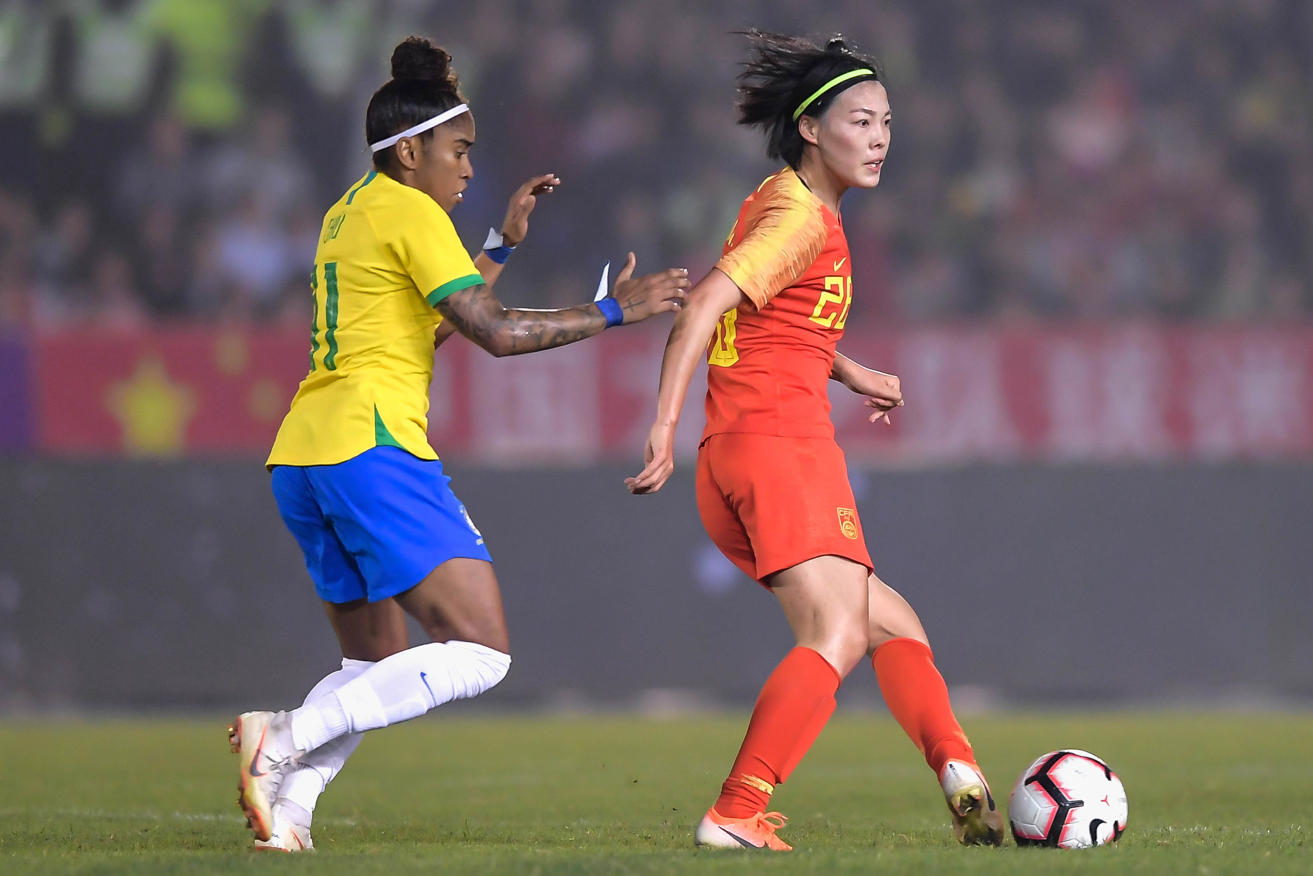 关于津巴布韦女足勇夺胜利,赢得全场掌声的信息 关于津巴布韦女足勇夺胜利,赢得全场掌声的信息