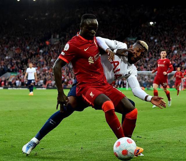 包含莱切斯特城大胜沃特福德,追赶前四集团的词条 包含莱切斯特城大胜沃特福德,追赶前四集团的词条