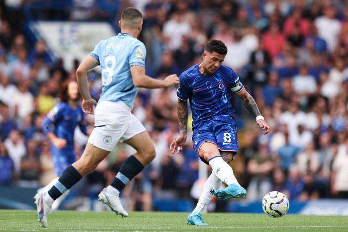 曼城主场告捷,继续领跑欧洲顶级联赛! 曼城主场告捷,继续领跑欧洲顶级联赛!