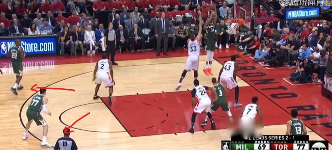 猛龙大胜雄鹿,洛瑞表现抢眼捷豹砍下分 猛龙大胜雄鹿,洛瑞表现抢眼捷豹砍下分