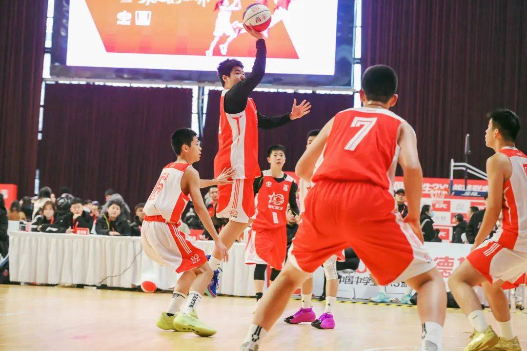 关于篮球比赛场上技艺如何，藏着精彩对决的信息