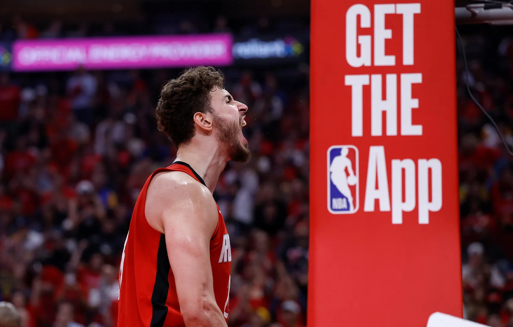 火箭大胜灰熊,波普砍下生涯新高,紧咬奇才 火箭大胜灰熊,波普砍下生涯新高,紧咬奇才