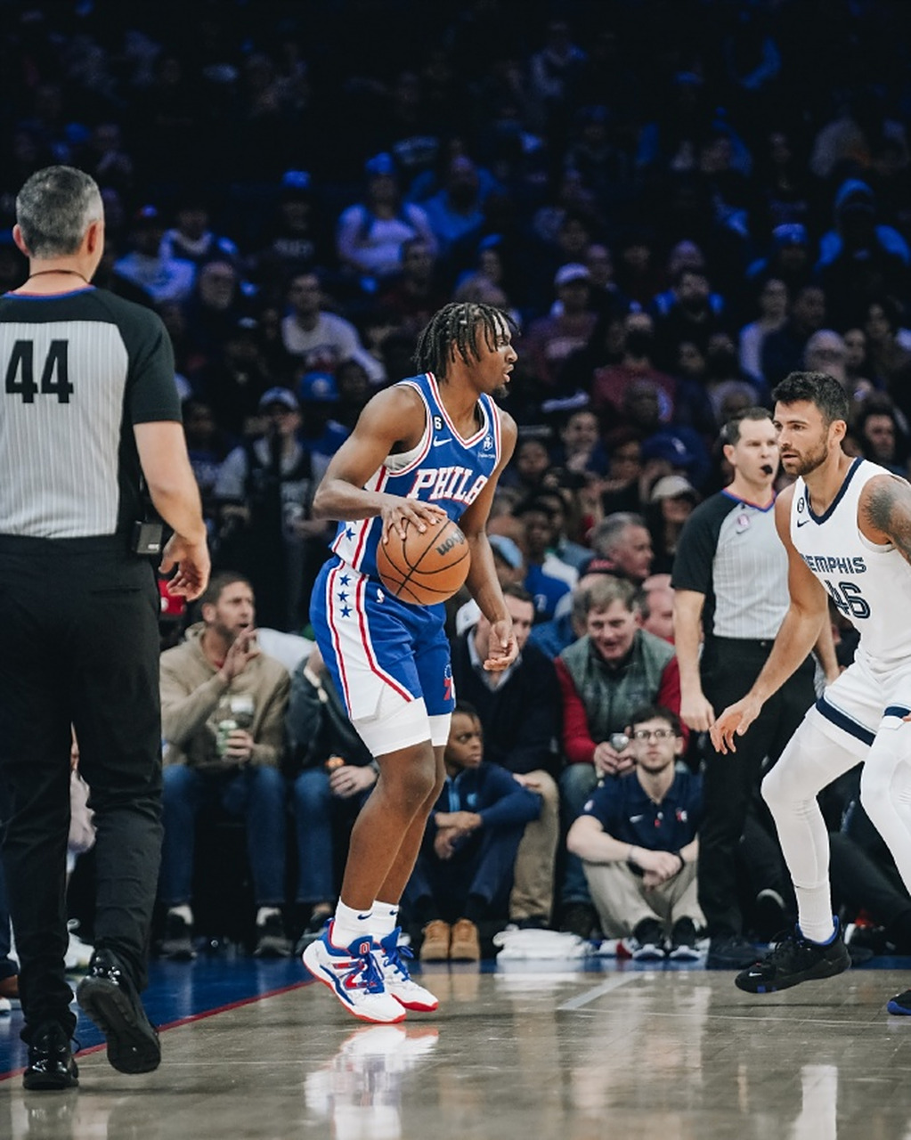 包含76人惊险逆转灰熊,继续保持不败纪录的词条 包含76人惊险逆转灰熊,继续保持不败纪录的词条