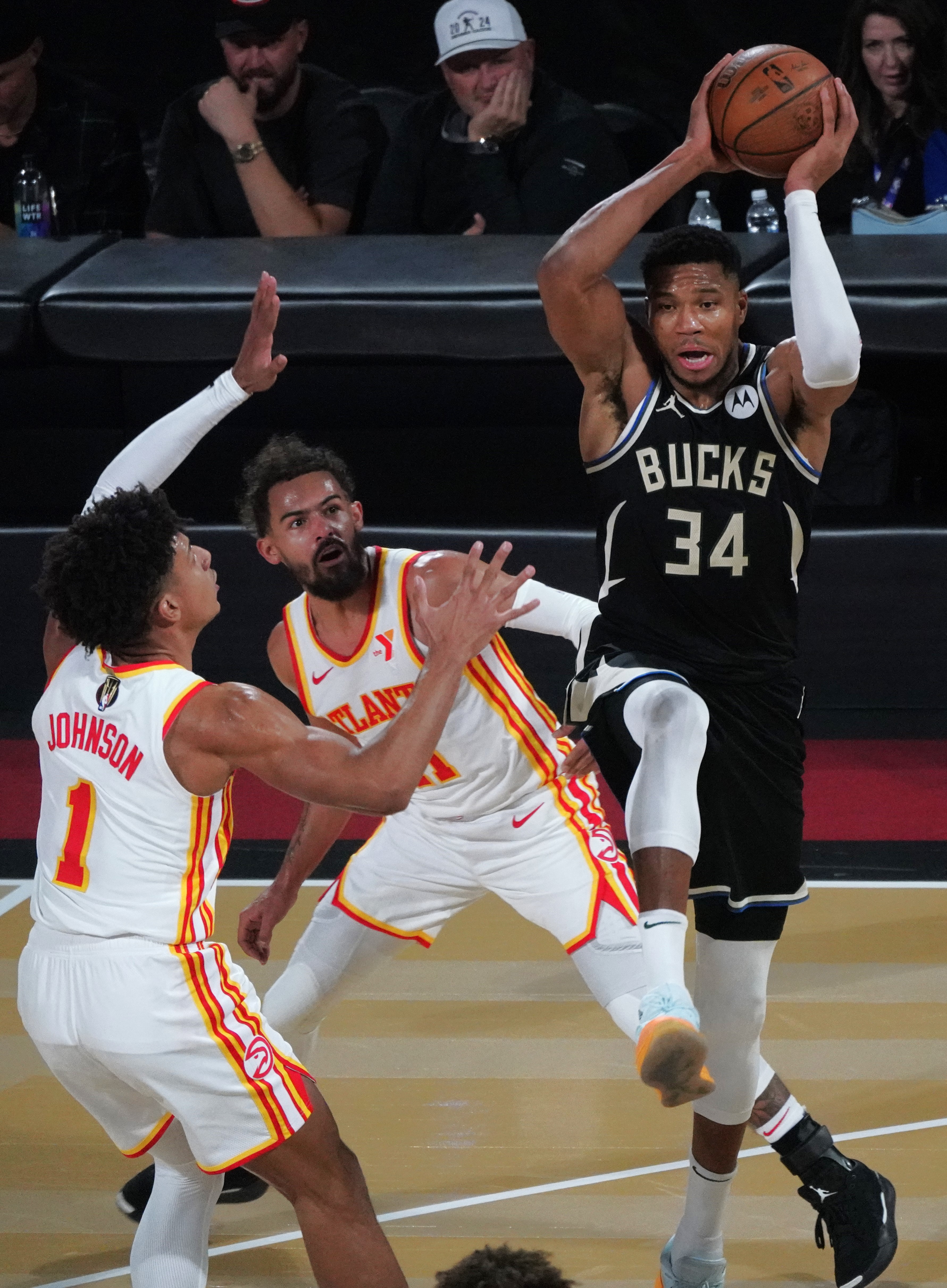 公牛力克老鹰,取得胜利 公牛力克老鹰,取得胜利