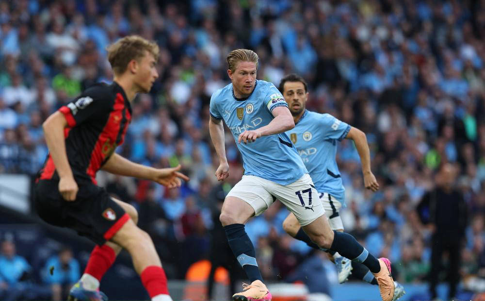 曼城3-0完胜伯恩茅斯，压哨进球立功的简单介绍