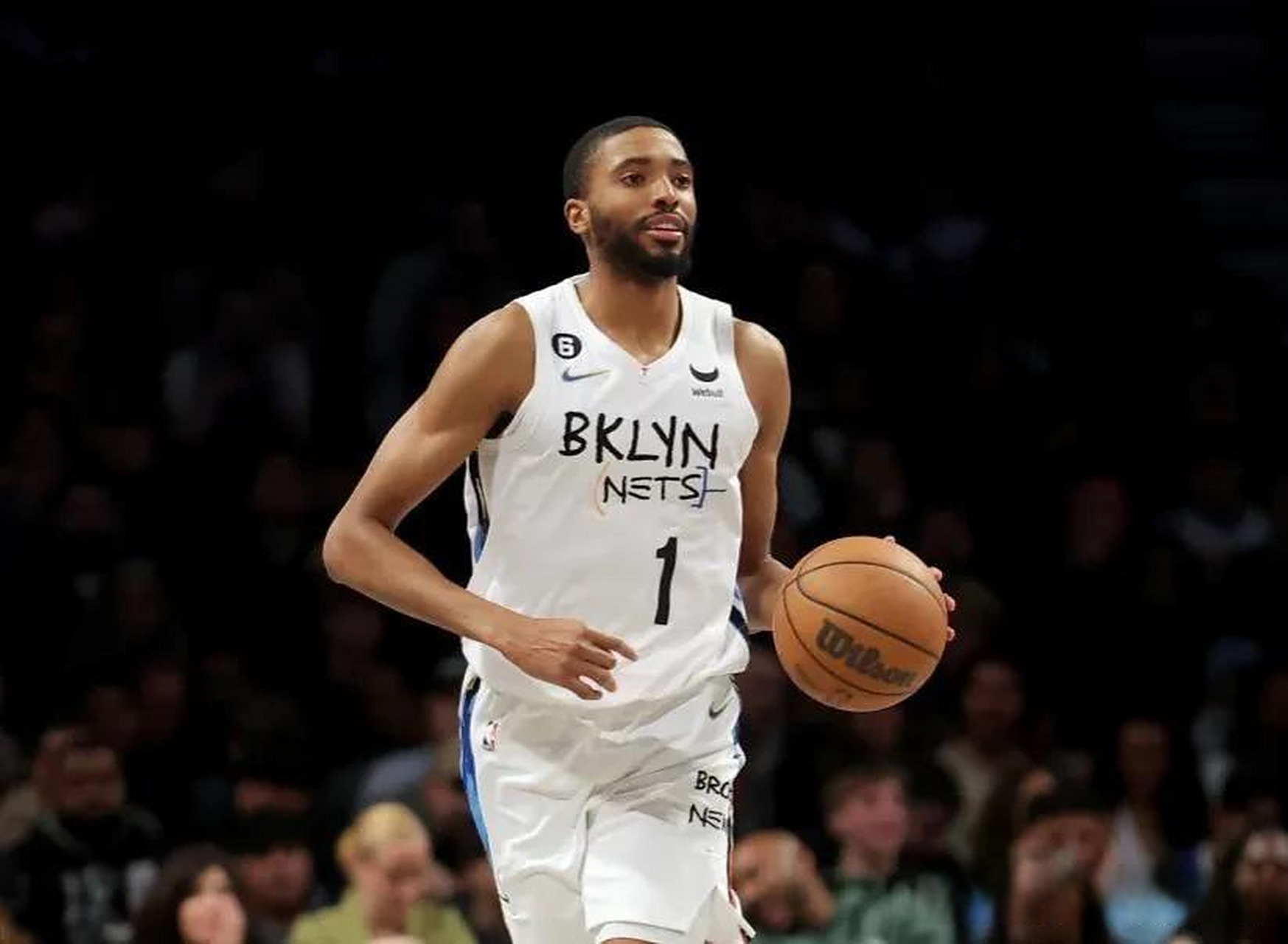 篮网胜热火，重返榜首