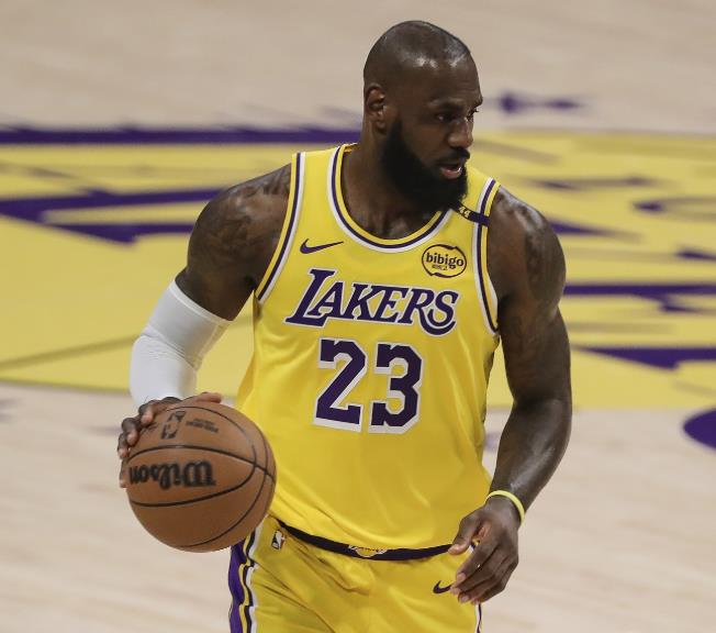 开拓者惨败爵士，客场吞下两连败