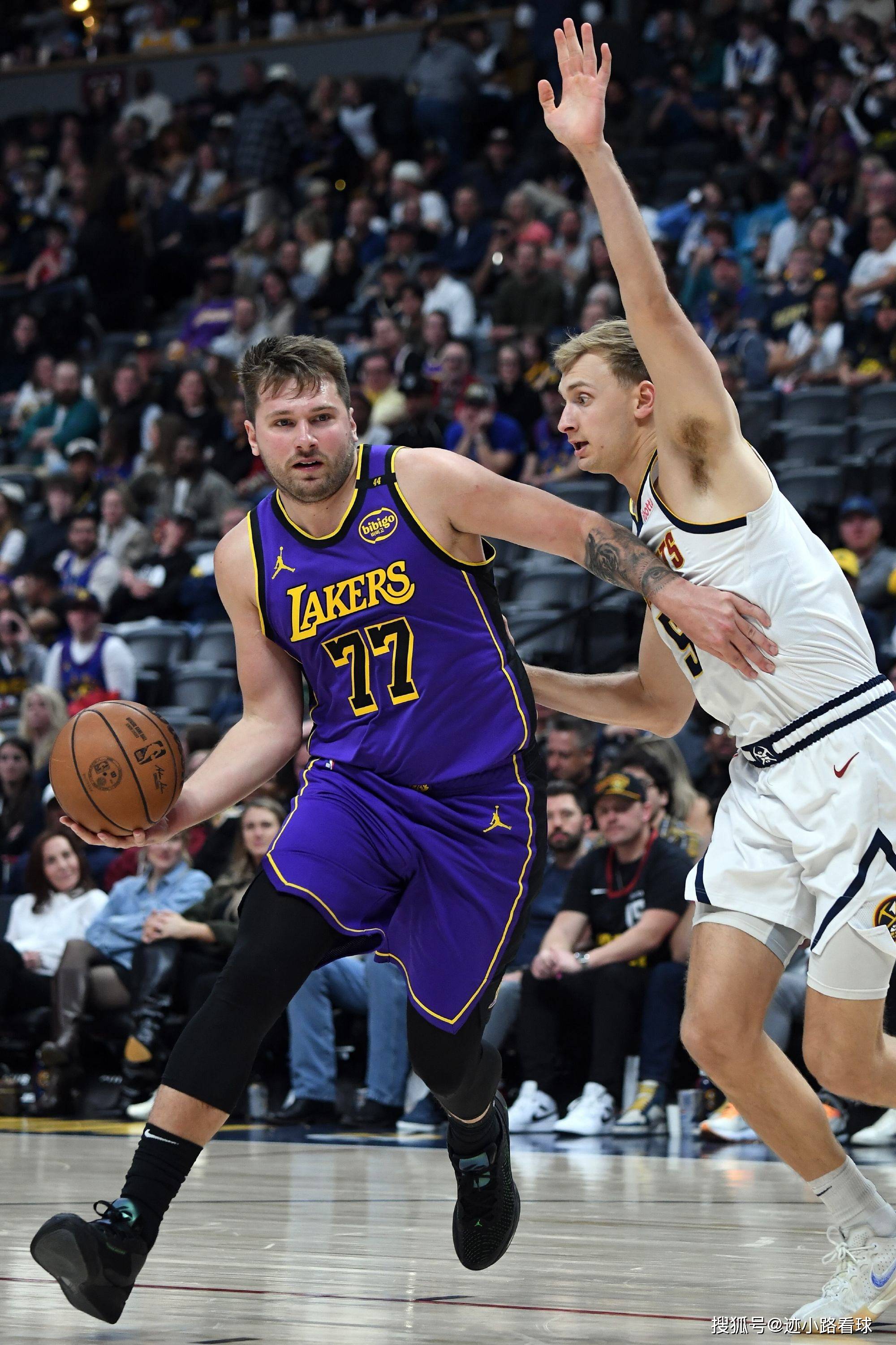 包含湖人大胜掘金,詹姆斯轰30分的词条 包含湖人大胜掘金,詹姆斯轰30分的词条