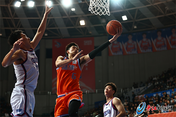 福建男篮轻松获胜，继续稳定发挥的简单介绍